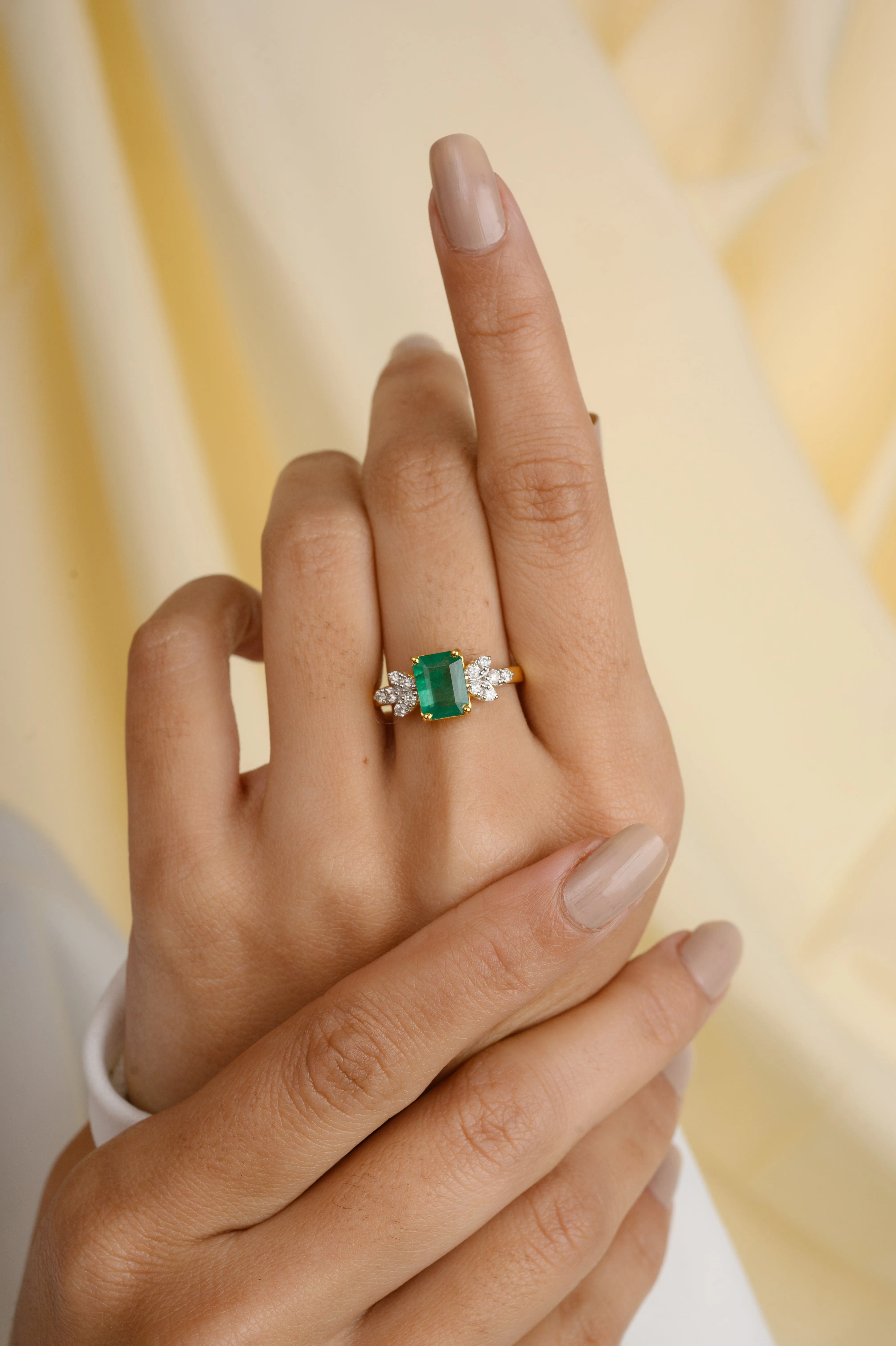 14K Gold Emerald Diamond Wedding Ring