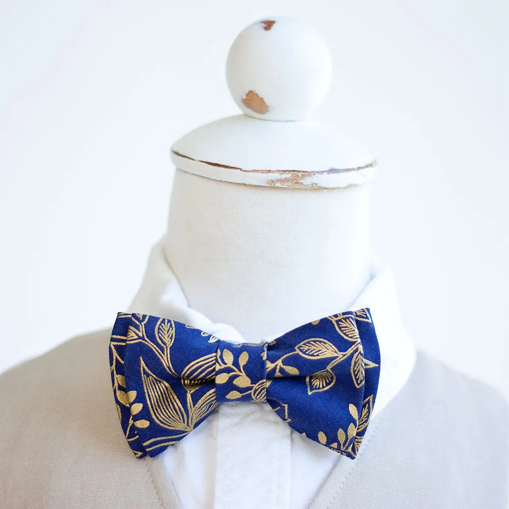 Boy's Bow Tie / Queen Anne In Navy And Metallic Gold