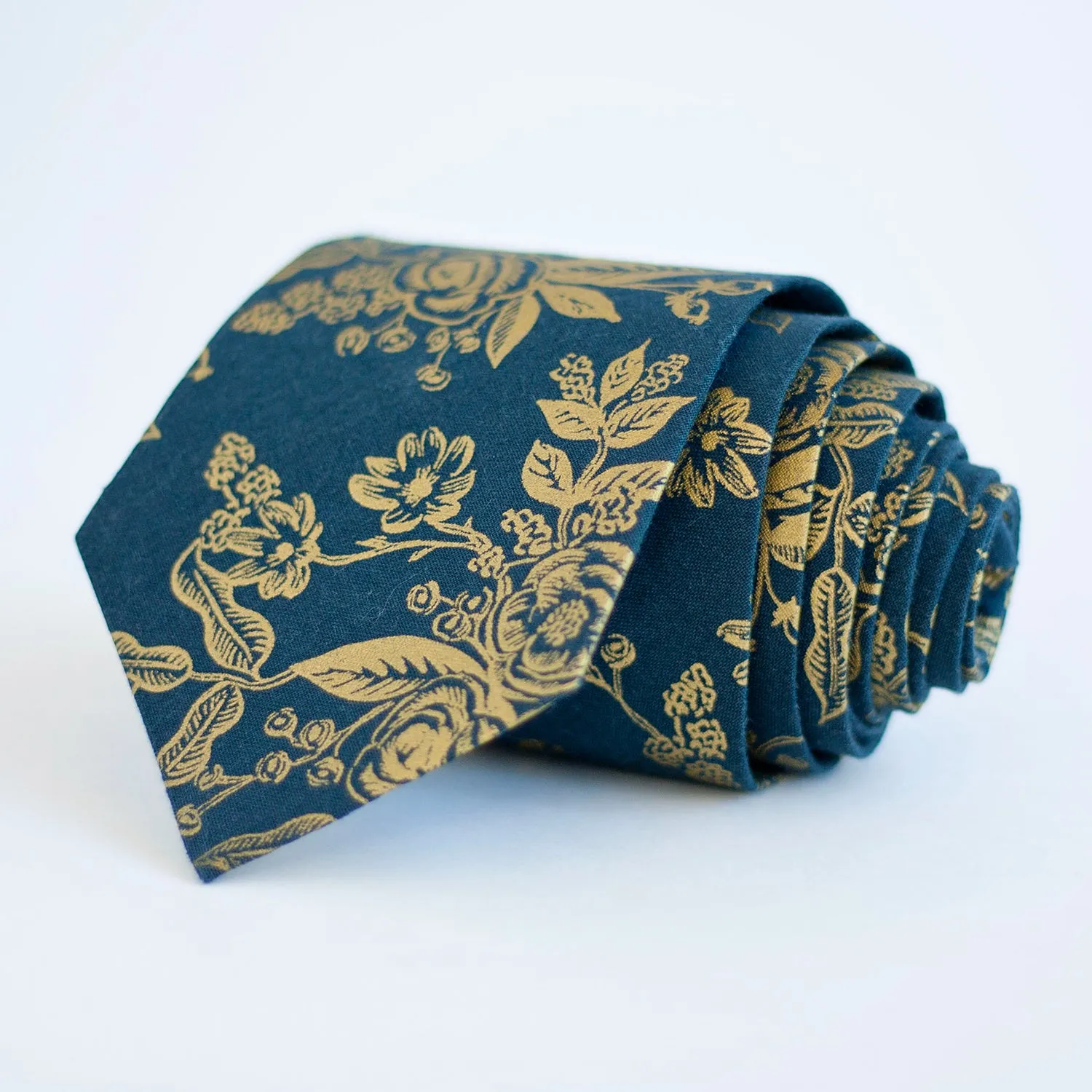 Men's Pre-Tied Bow Tie / Navy Metallic Toile